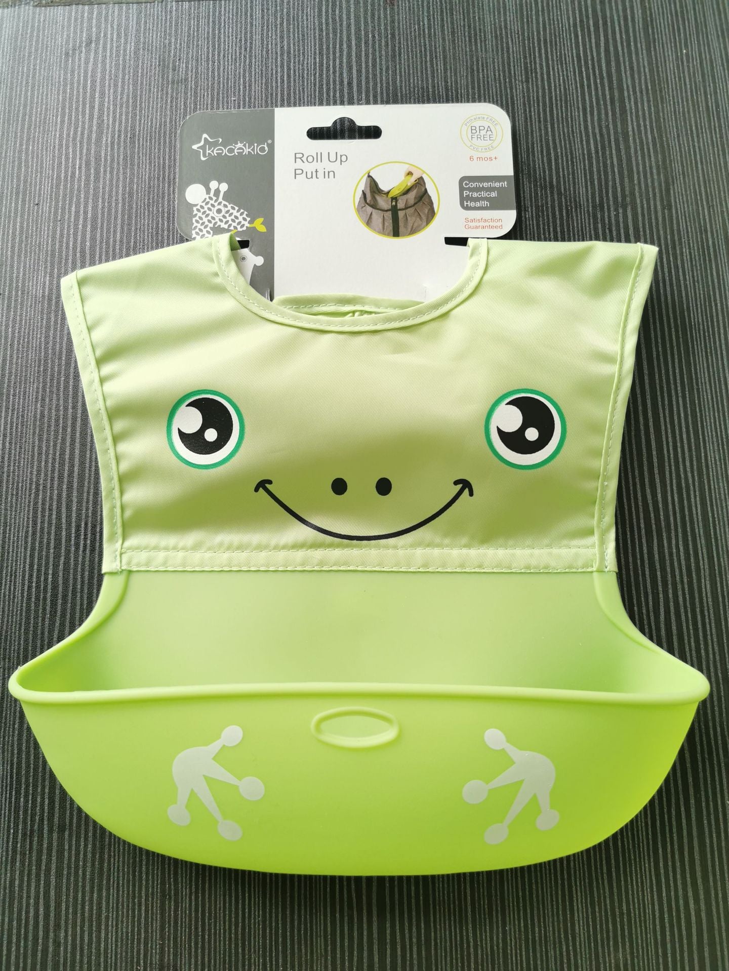 Green frog silicone baby bib with wide food catcher pocket
