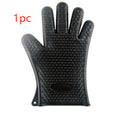Single black silicone oven mitt for kitchen and barbecue