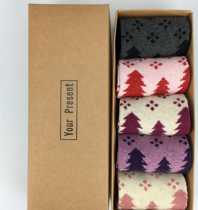 Trees sock gift box with five pairs of pine tree pattern knit socks
