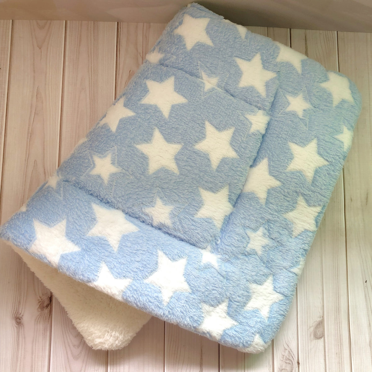 Soft Flannel Pet Blanket — blue stars pattern