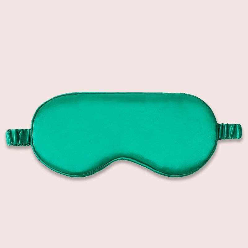 Contoured sleep mask in apple green